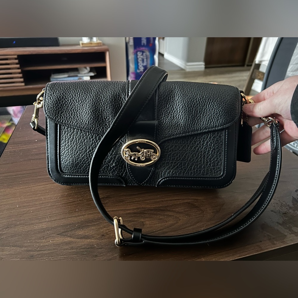 COACH crossbody/shoulder bag w/ matching card wallet